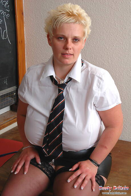 Busty Britain invite you to explore a free photos with Keira in hot sex action